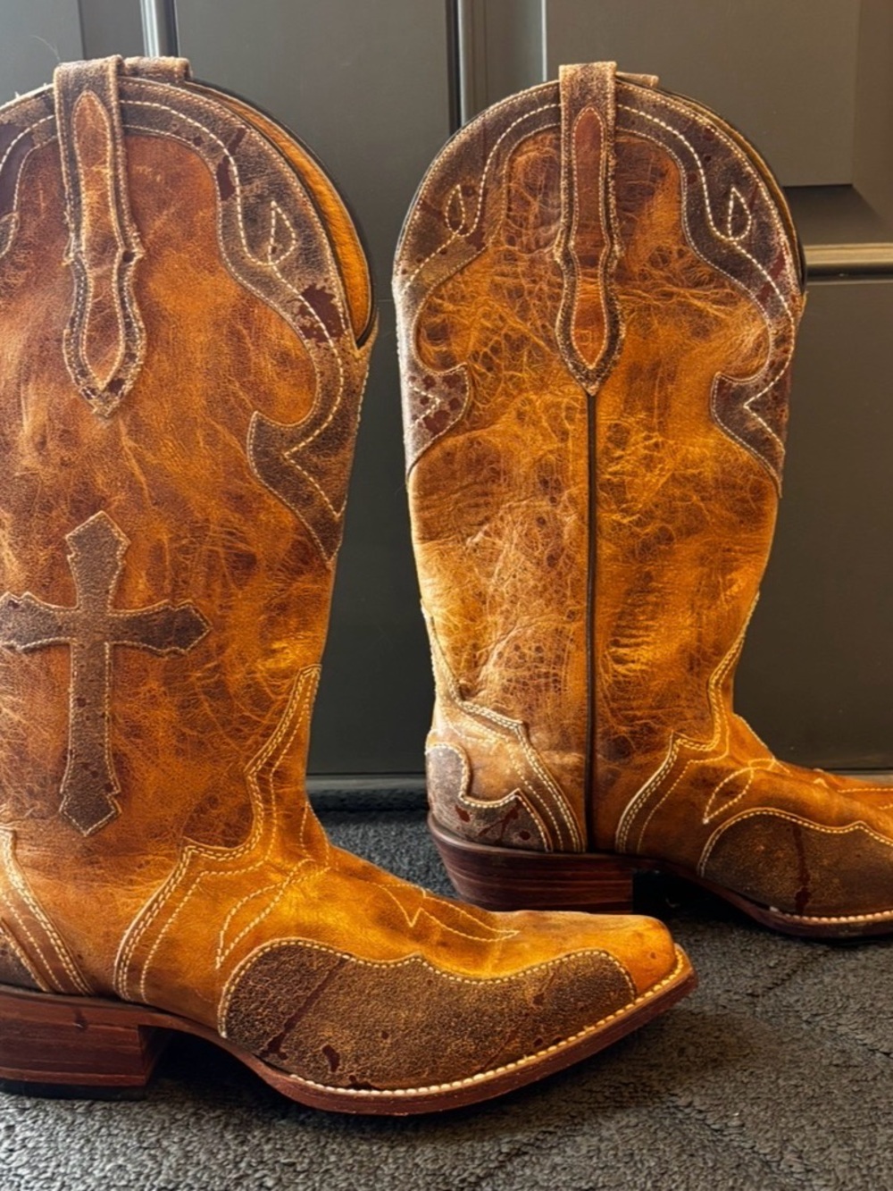 J.B. Dillon Woman’s 9B Leather Cross Embroidered Distressed Cowboy Boots, - Picture 2 of 5